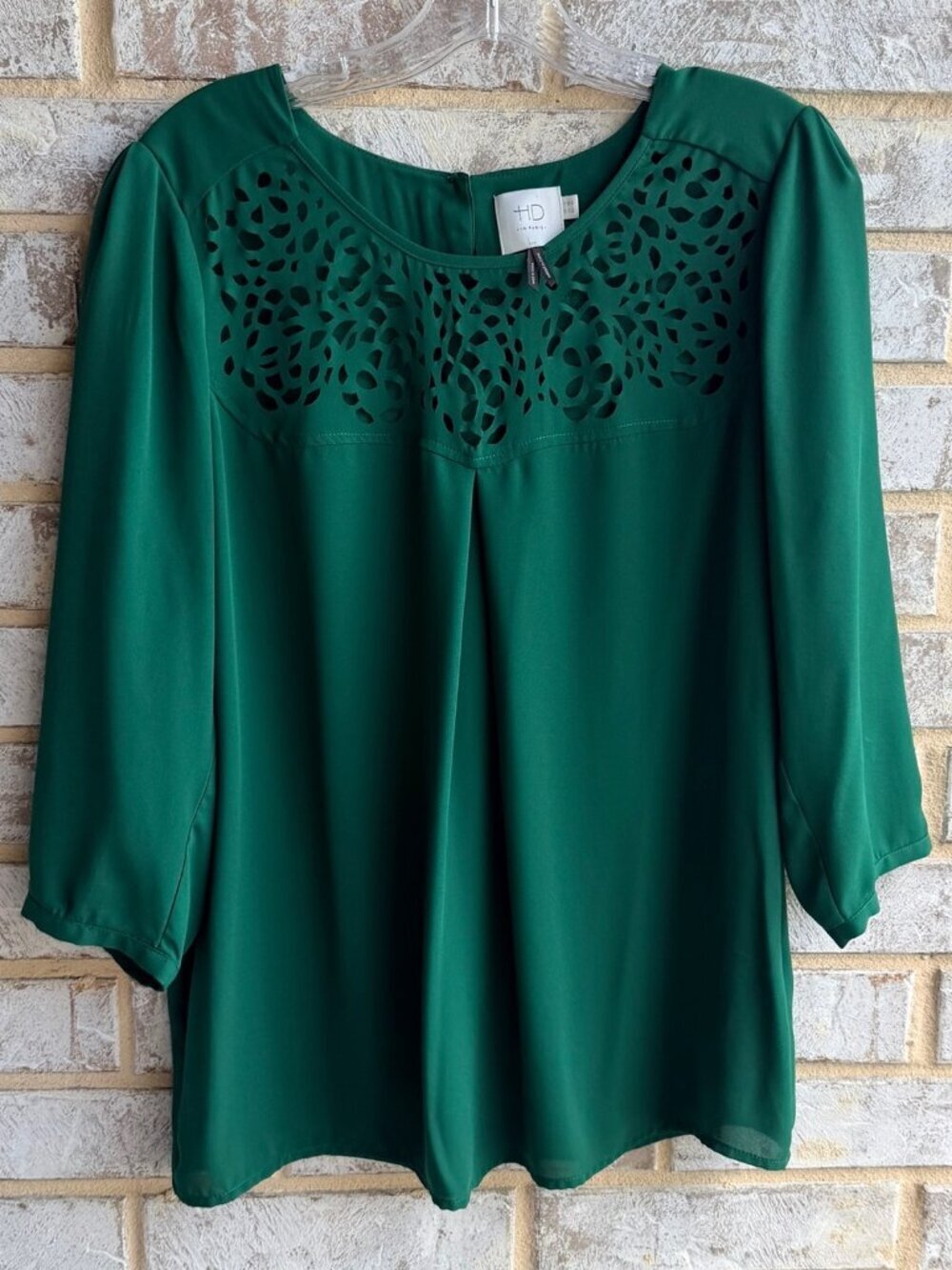 HD in Paris 3/4 Sleeve Round Neck Laser Cut Geo Green Blouse Women's Size 8